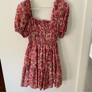 Super cute dress! Small